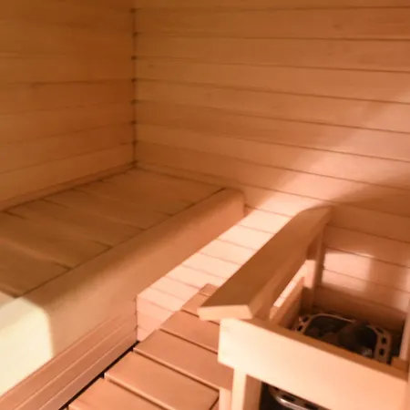 Cozy With Sauna Near Center